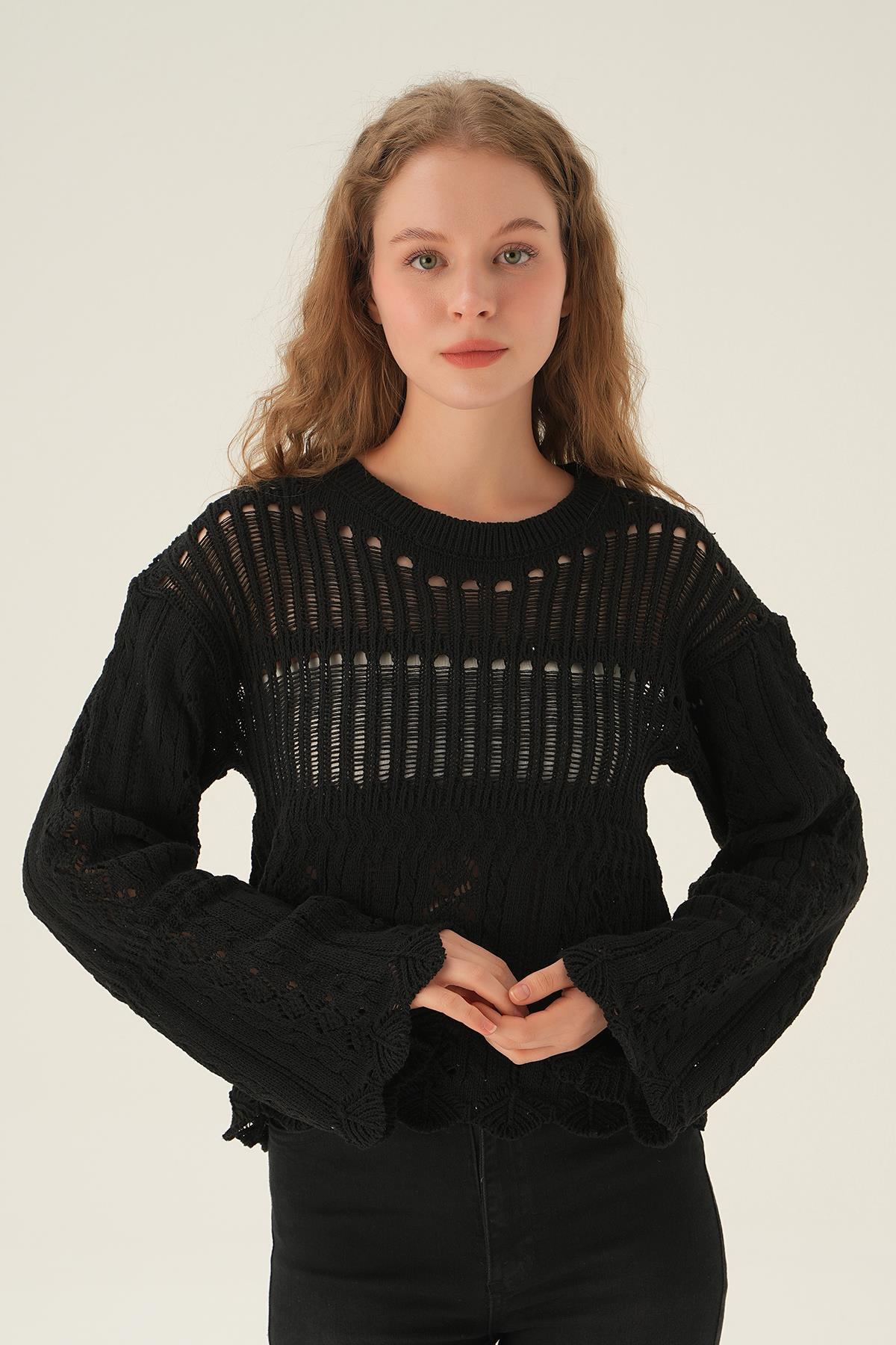 Siyah Baklava Detay Ajurlu Bluz 2452 - 4