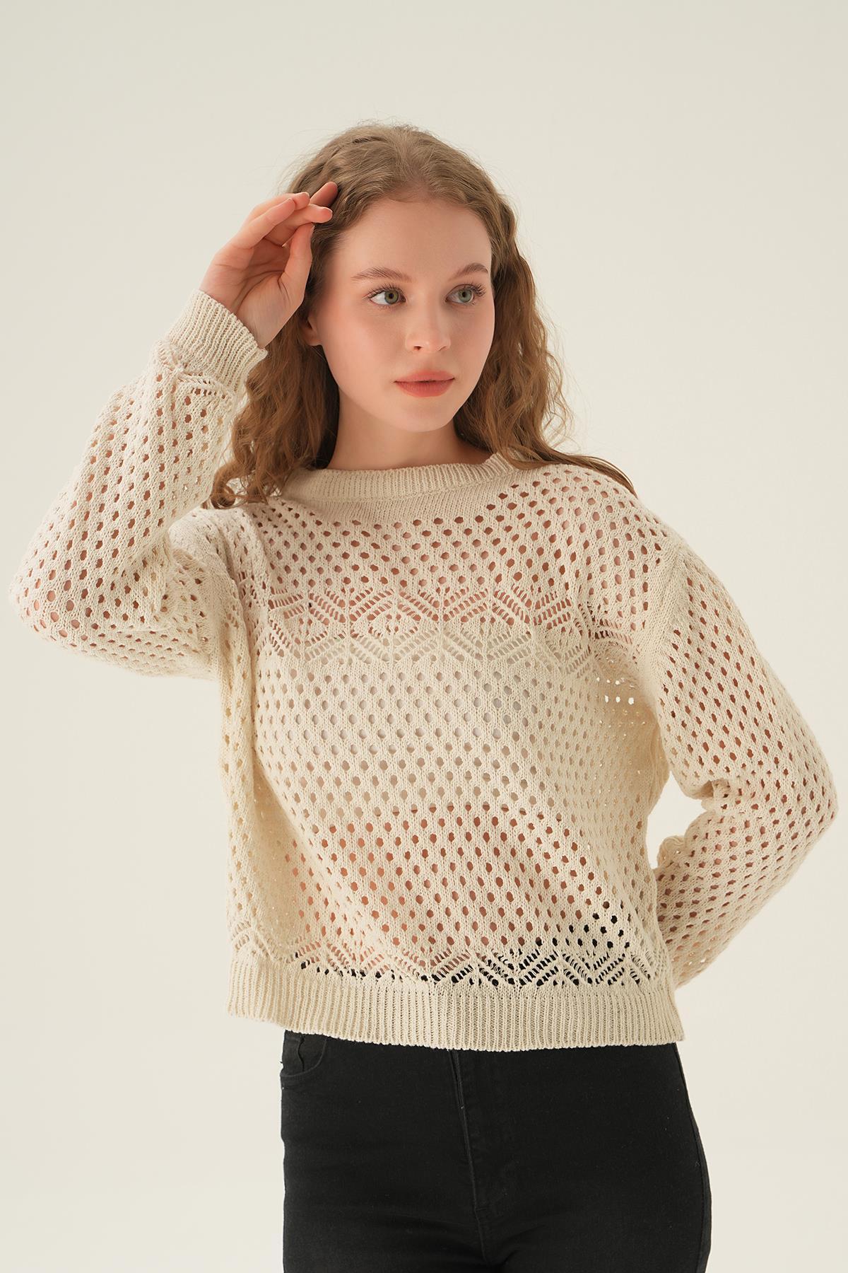 2458 Bisiklet Yaka Ajurlu Bluz Natural - 3