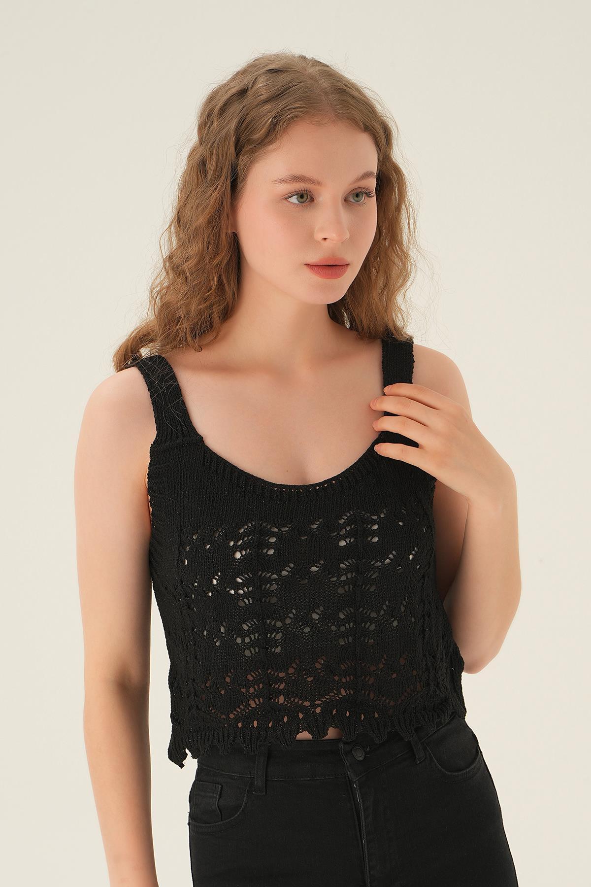 2459 Askılı Ajurlu Bluz Siyah 