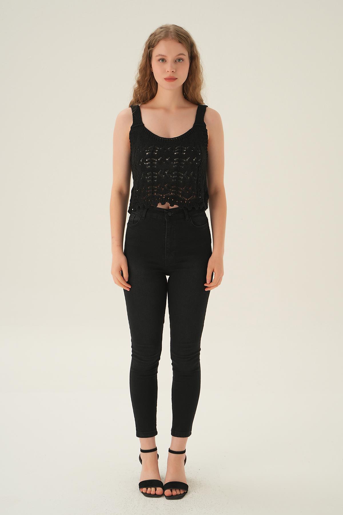 2459 Askılı Ajurlu Bluz Siyah - 6