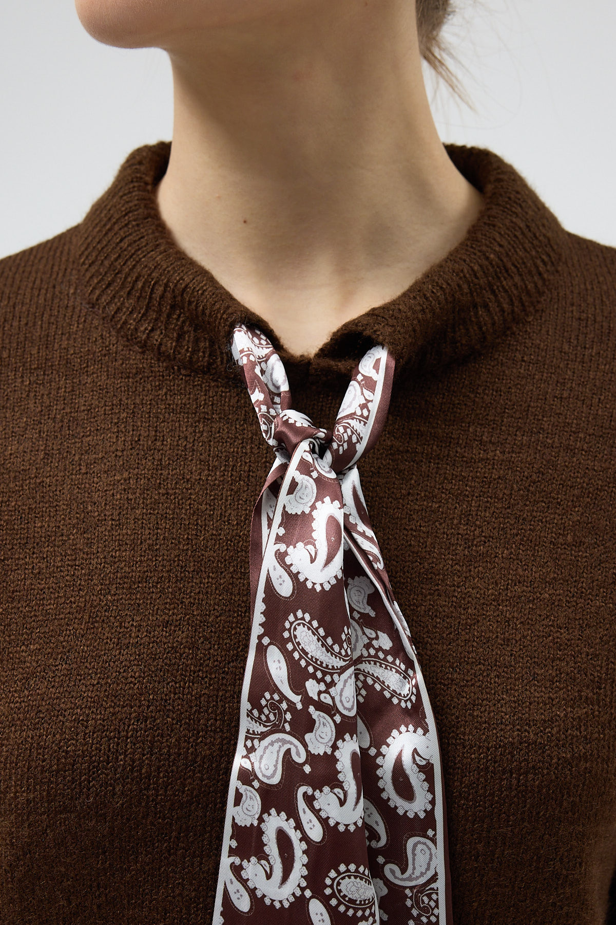 Kahverengi Fular Detaylı Dik Yaka Kadın Triko Kazak 2465 - 4