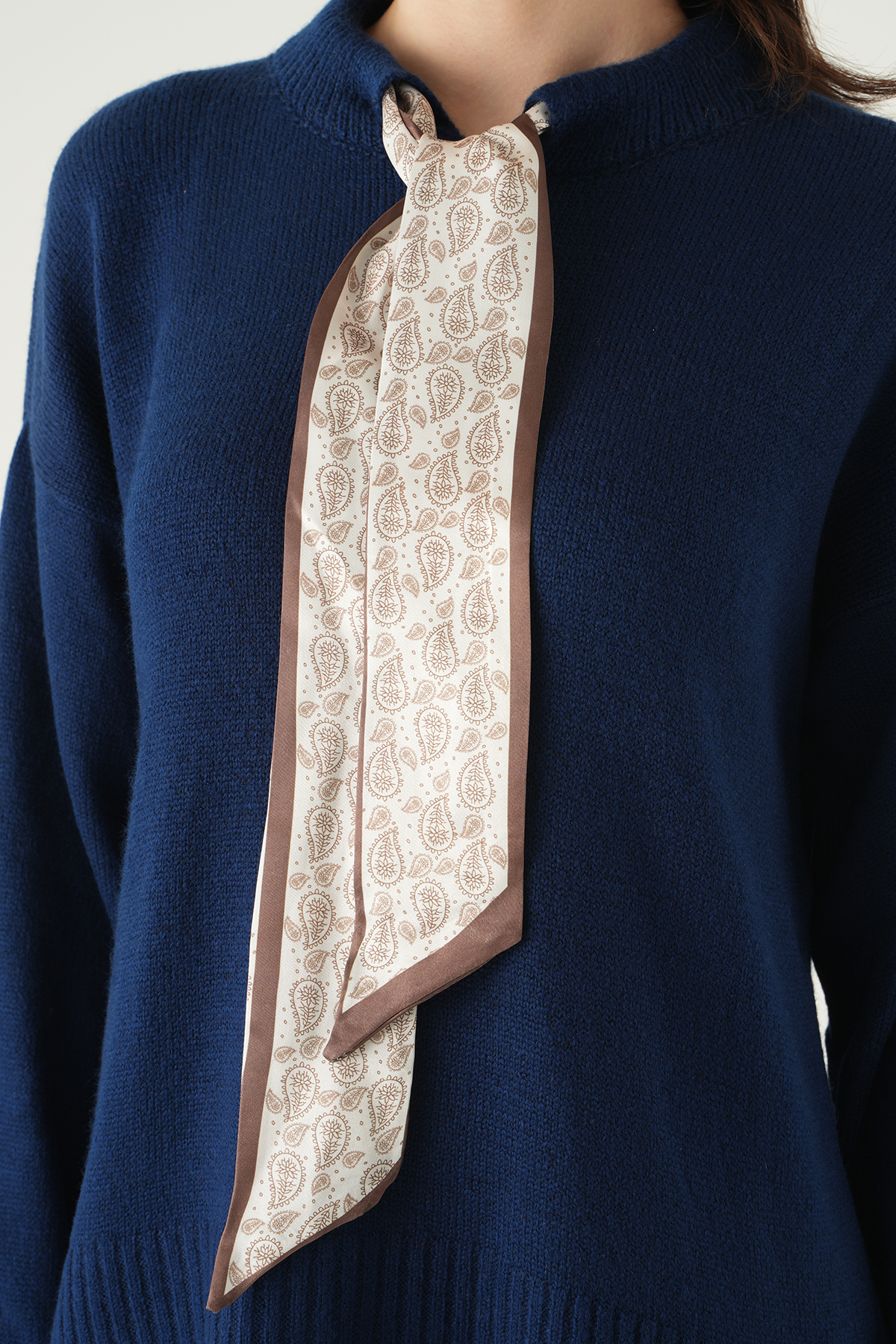 Laci Fular Detaylı Dik Yaka Kadın Triko Kazak 2465 - 4