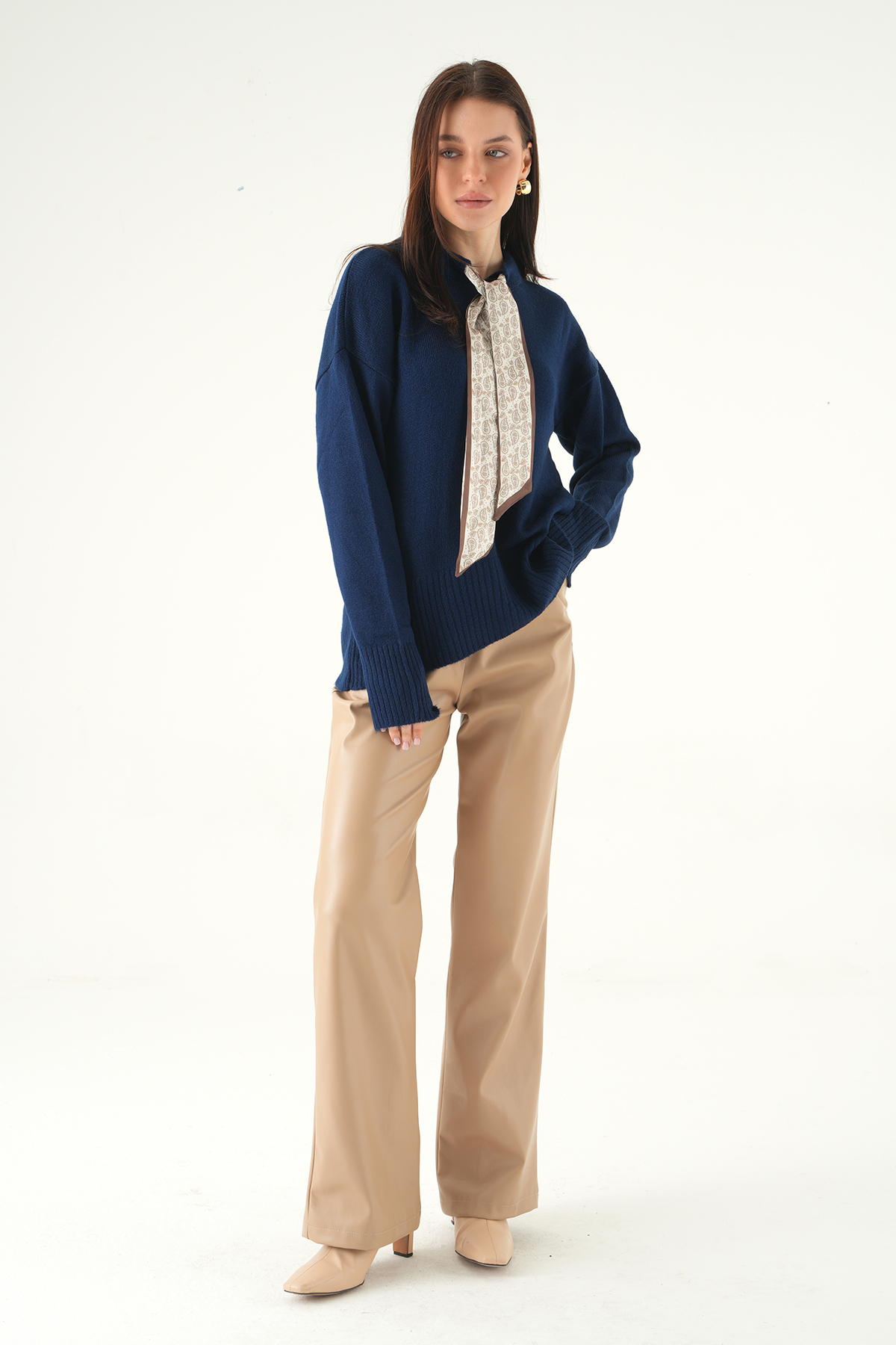 Laci Fular Detaylı Dik Yaka Kadın Triko Kazak 2465 - RAYS