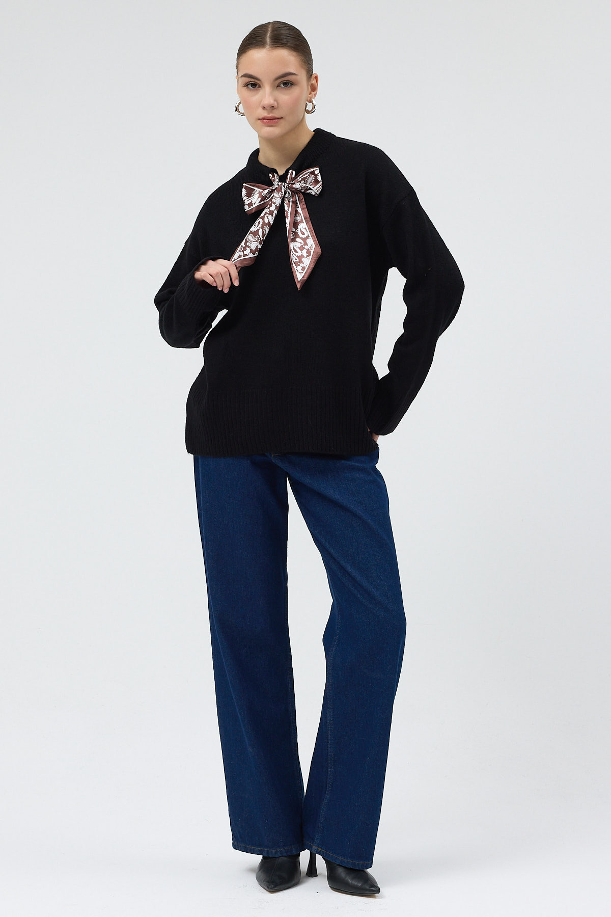 Siyah Fular Detaylı Dik Yaka Kadın Triko Kazak 2465 - 3