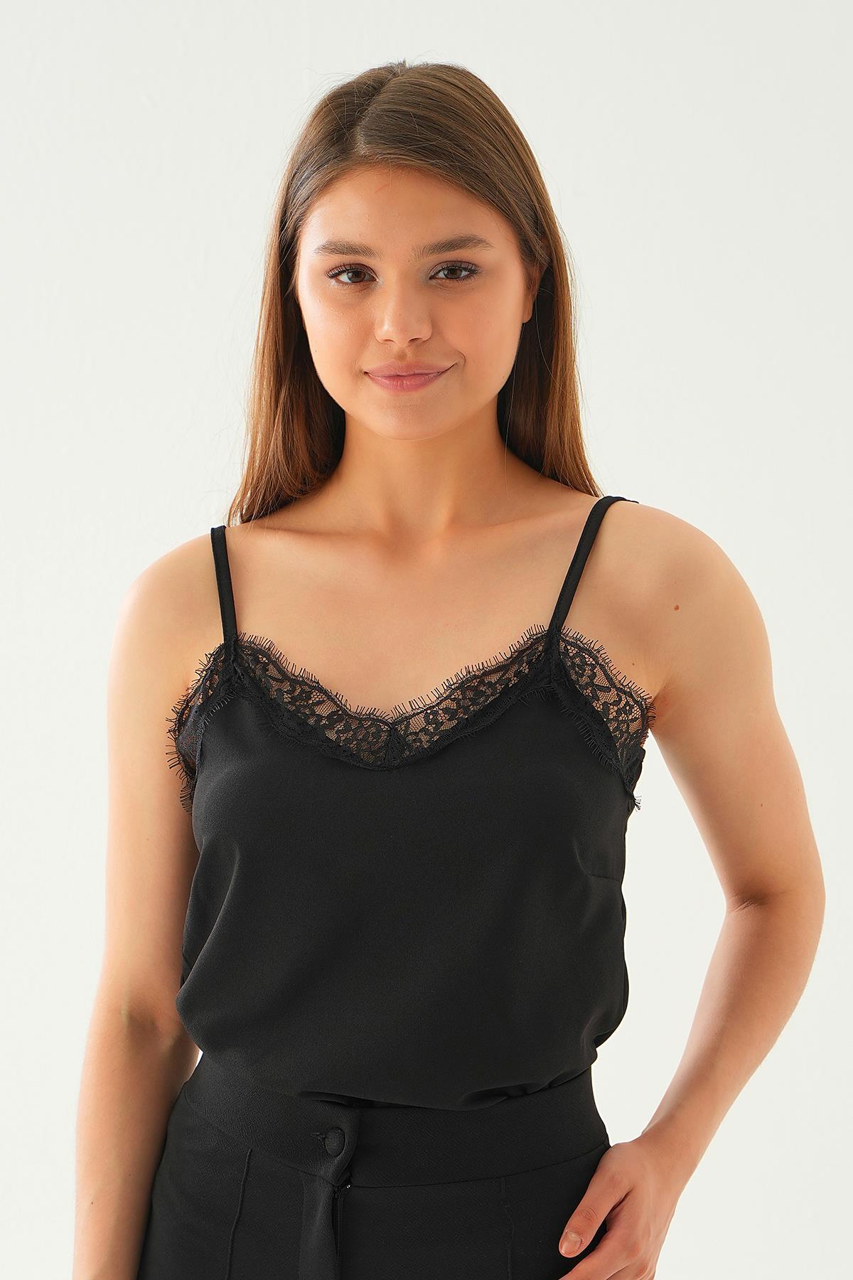 Siyah Askılı Dantel Detay Bluz 2484 - 1