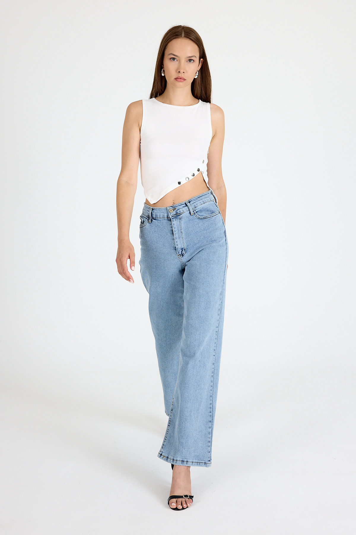 Beyaz Çıt Detaylı Asimetrik Kesim Kolsuz Bluz 2494 - 3