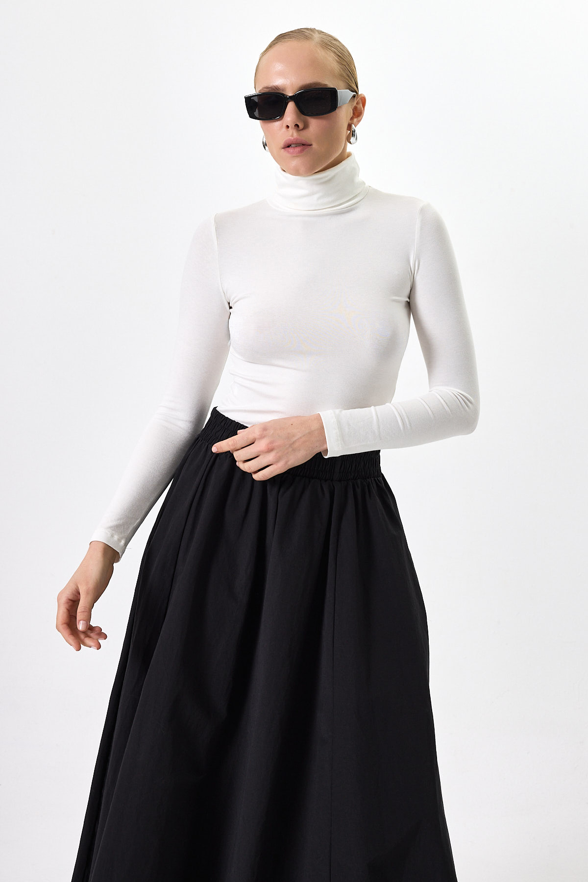 Beyaz Balıkçı Yaka Uzun Kollu Dar Kesim Bluz 2504 - 2