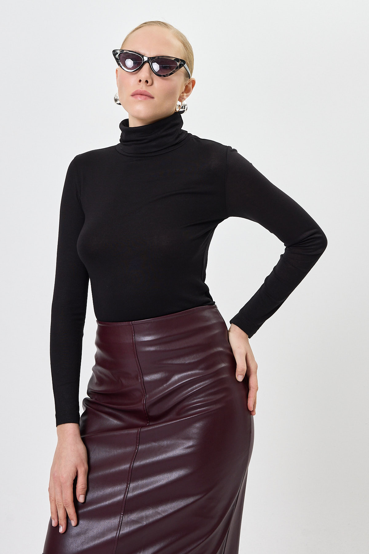 Siyah Balıkçı Yaka Uzun Kollu Dar Kesim Bluz 2504 - 6