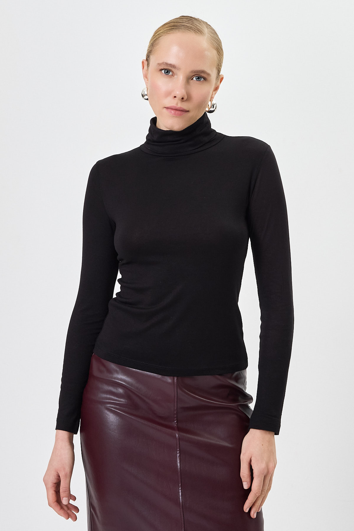 Siyah Balıkçı Yaka Uzun Kollu Dar Kesim Bluz 2504 - 2