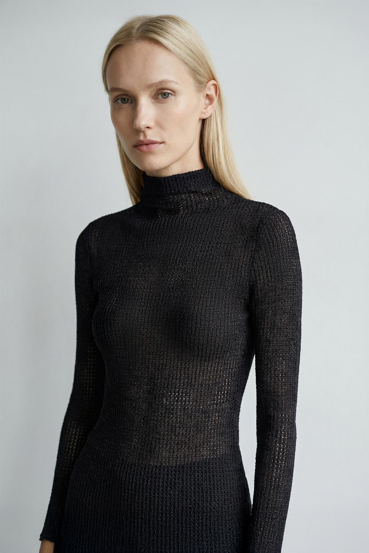 251131 Dik Yaka Uzun Kol Bluz Siyah - RAYS