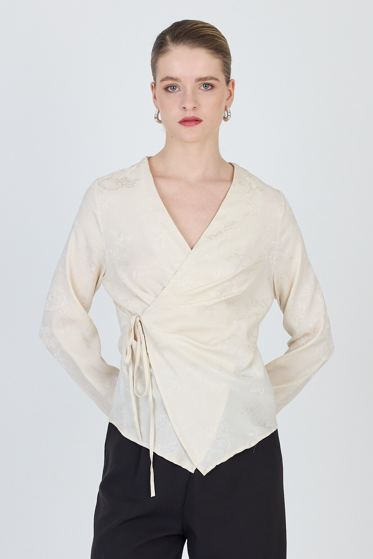 Bej Jakarlı Kruvaze Yaka Bağlamalı Bluz 251156 - 3