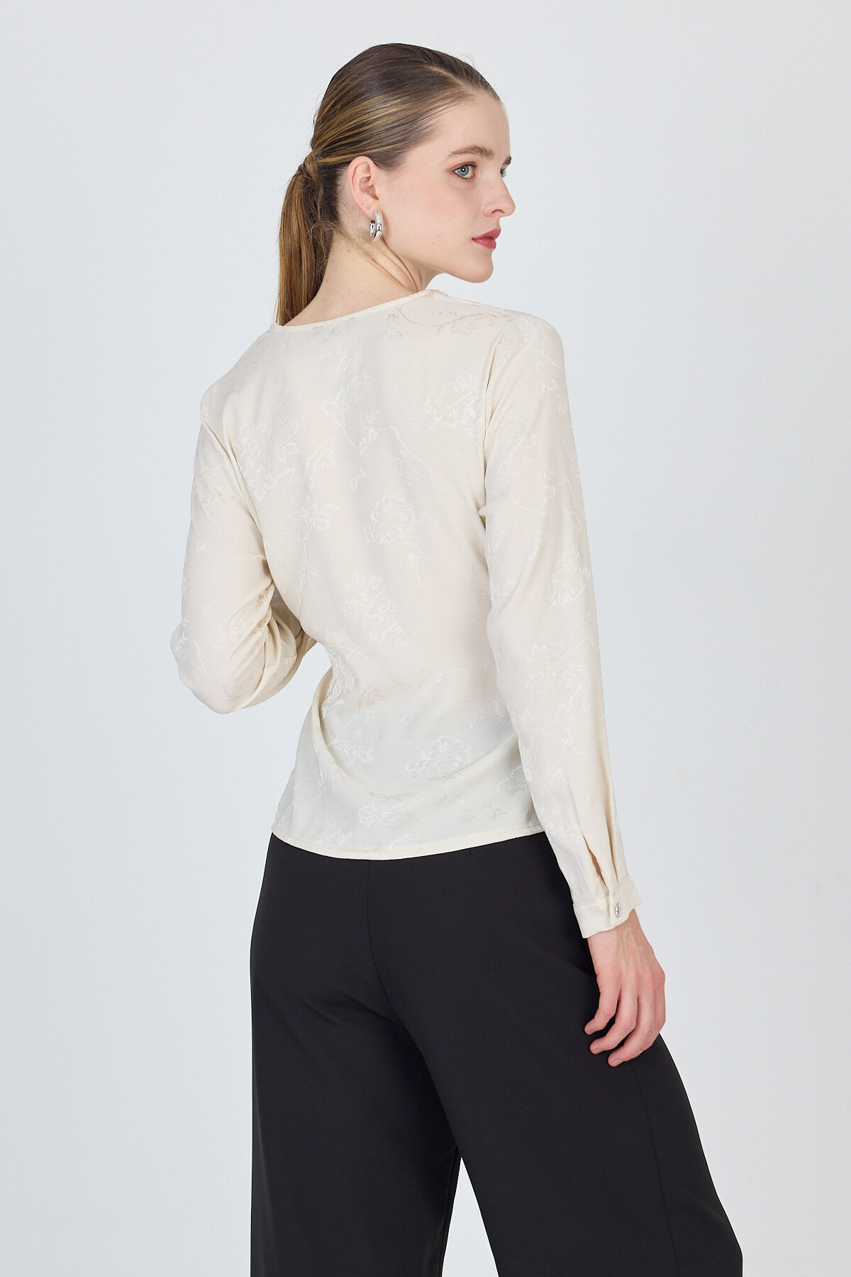 Bej Jakarlı Kruvaze Yaka Bağlamalı Bluz 251156 - 5