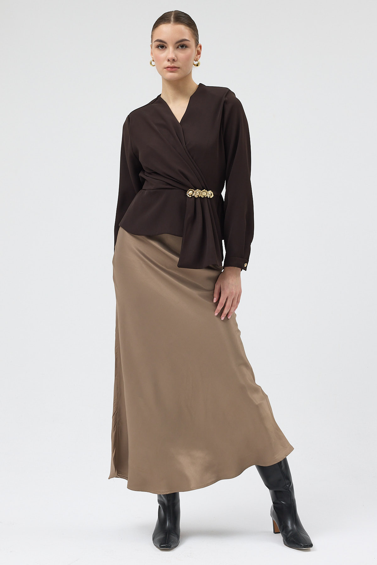 Acı Kahve Kruvaze Yaka Taş Toka Detaylı Uzun Kollu Kadın Bluz 251279 - 3