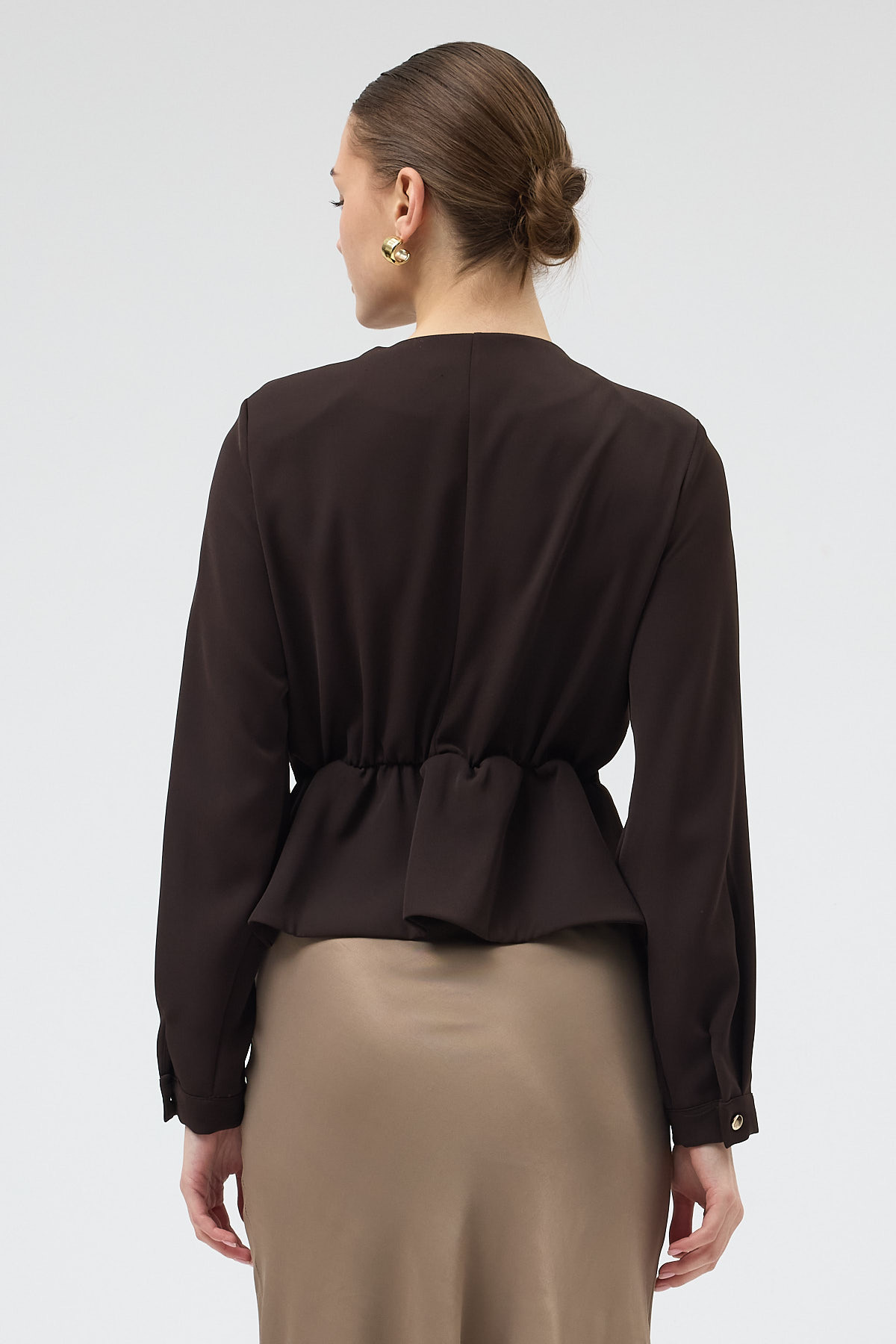 Acı Kahve Kruvaze Yaka Taş Toka Detaylı Uzun Kollu Kadın Bluz 251279 - 5
