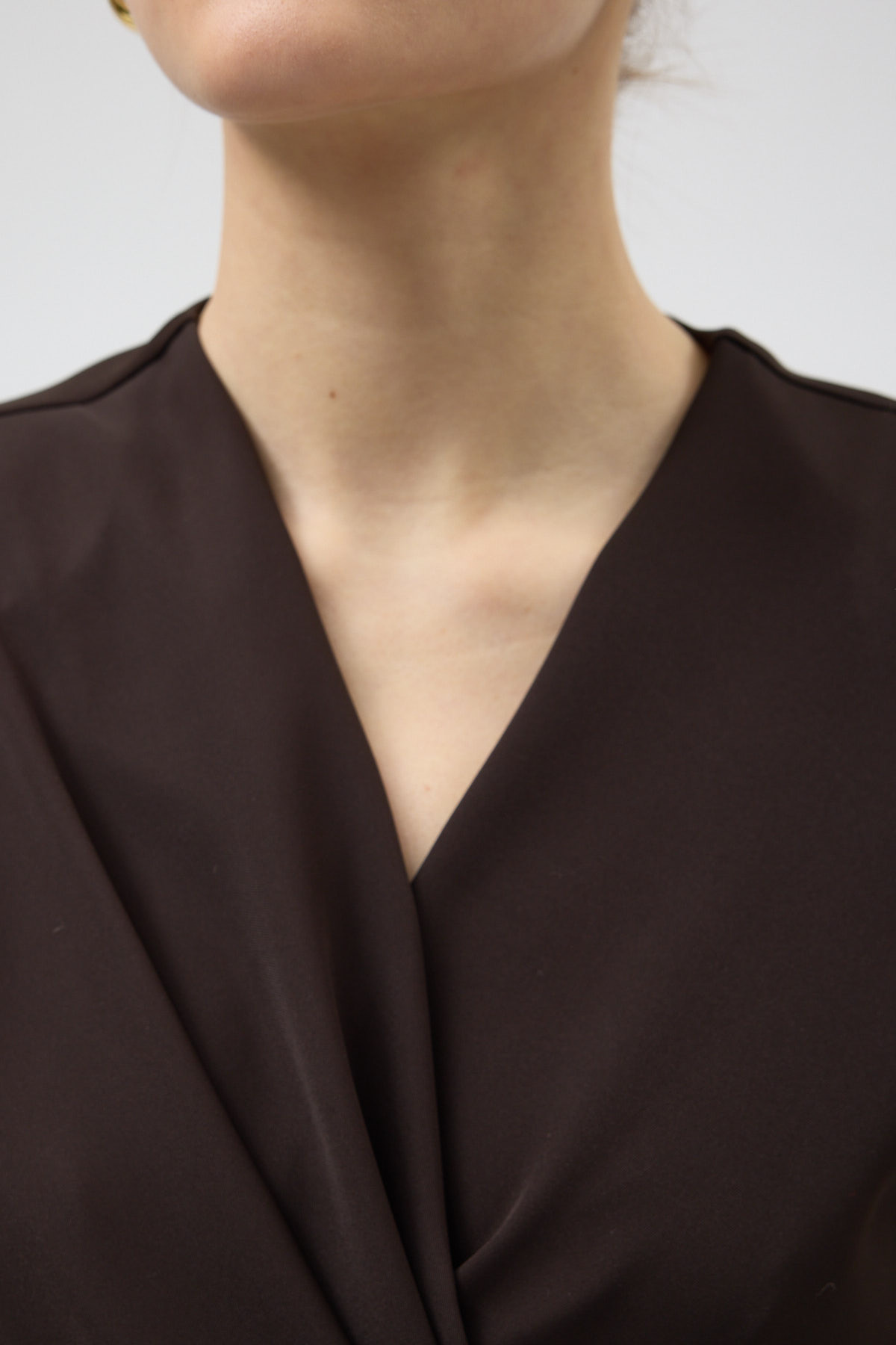 Acı Kahve Kruvaze Yaka Taş Toka Detaylı Uzun Kollu Kadın Bluz 251279 - 4