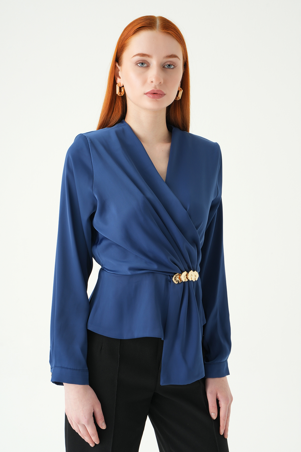 İndigo Kruvaze Yaka Taş Toka Detaylı Uzun Kollu Kadın Bluz 251279 