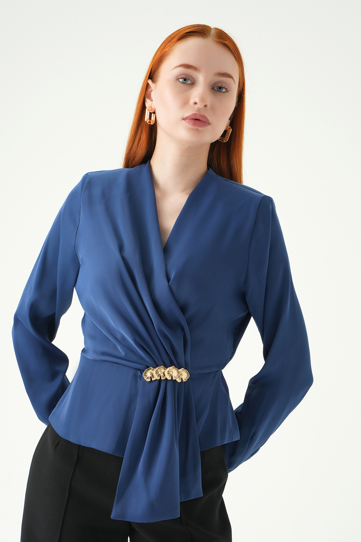 İndigo Kruvaze Yaka Taş Toka Detaylı Uzun Kollu Kadın Bluz 251279 - 6