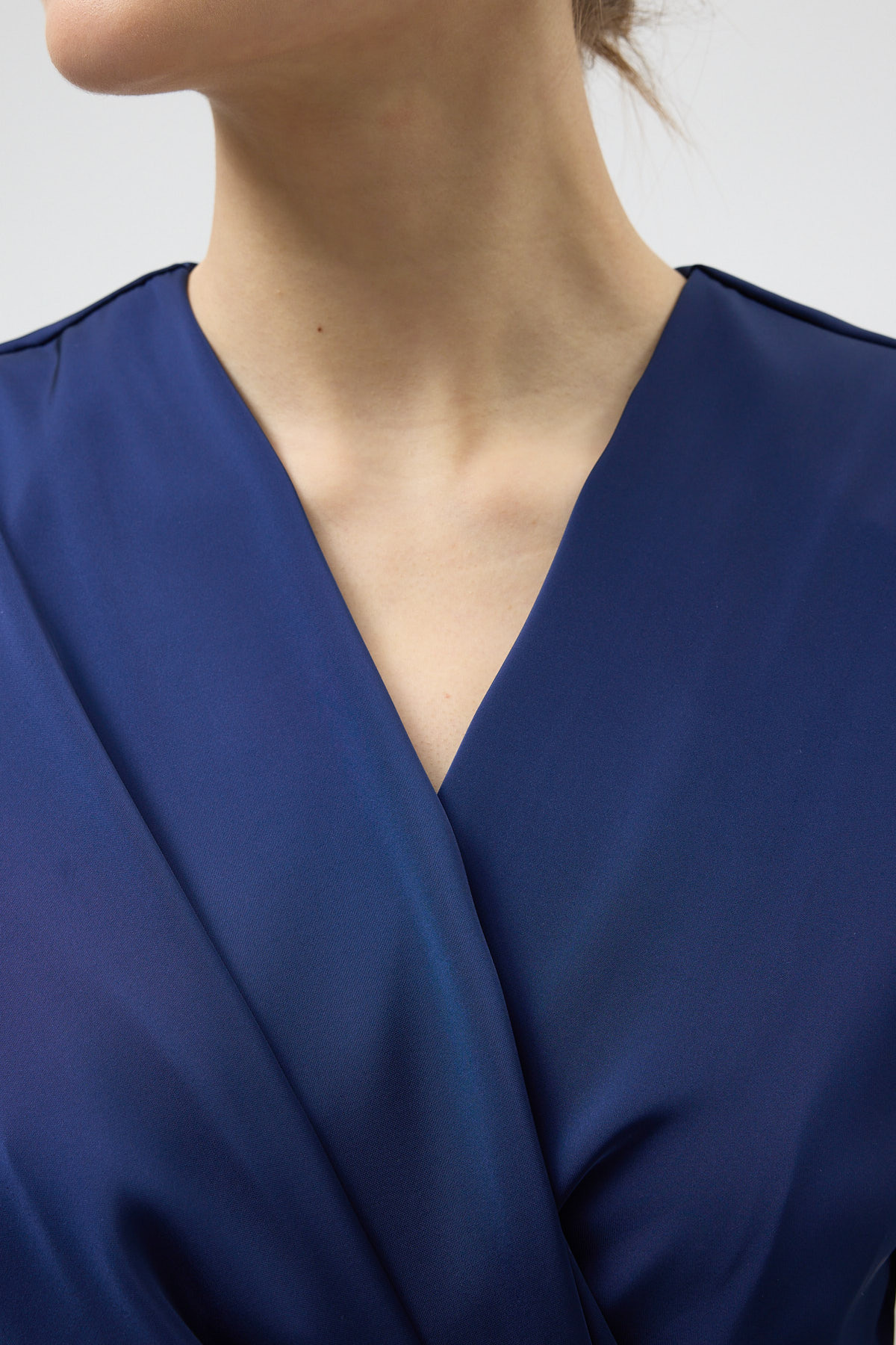 Lacivert Kruvaze Yaka Taş Toka Detaylı Uzun Kollu Kadın Bluz 251279 - 4