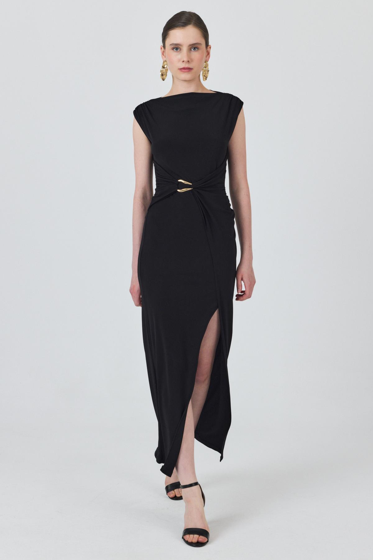 Siyah Yan Büzgü Toka Detaylı Elbise 251605 - RAYS