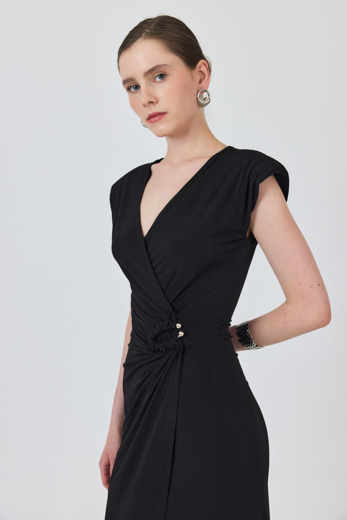 Siyah V Yaka Toka Detaylı Elbise 251622 - 7