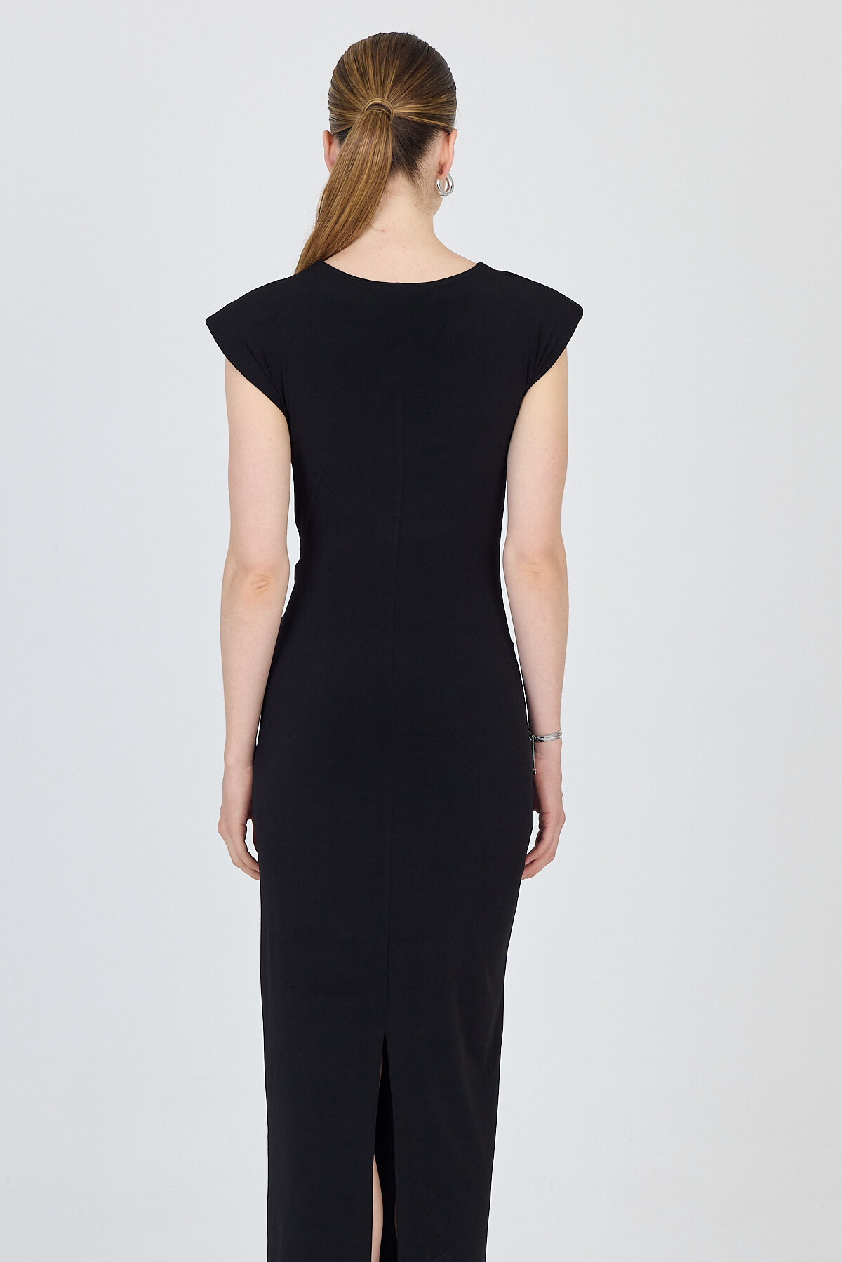 Siyah Önü Bağlamalı Vatkalı Midi Elbise 251623 - 6