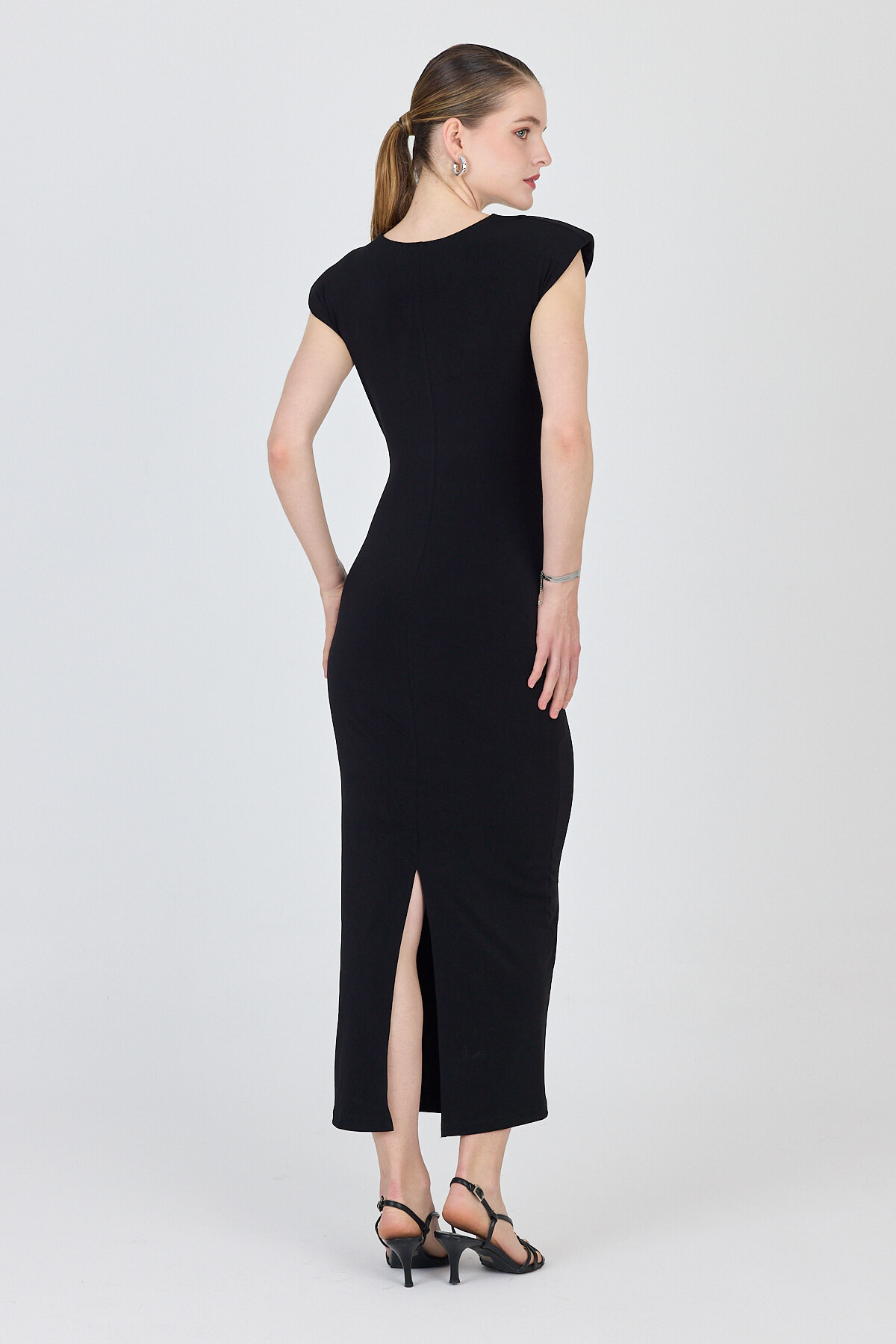 Siyah Önü Bağlamalı Vatkalı Midi Elbise 251623 - 5