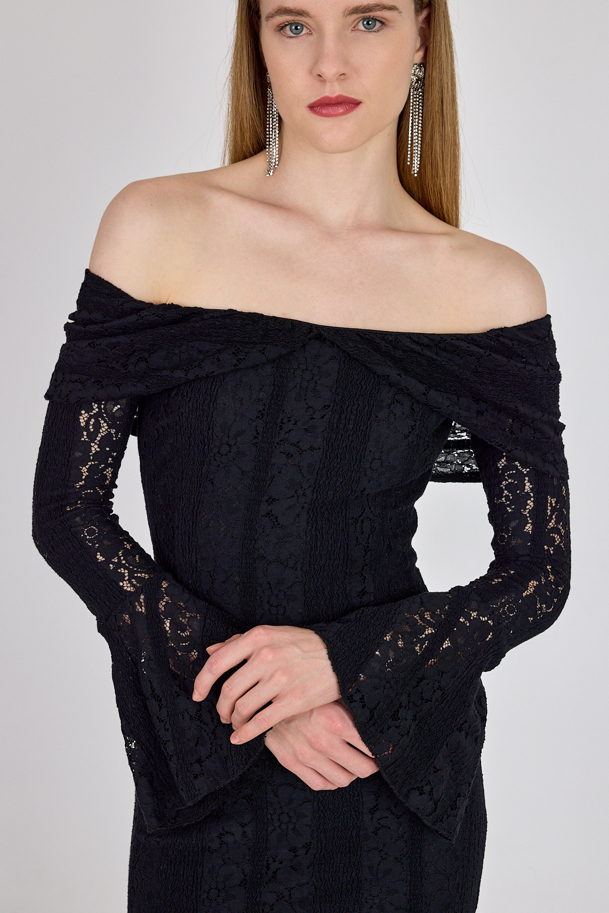 Siyah Kayık Yaka Kloş Kol Detaylı Dantel Elbise 251625 - 4