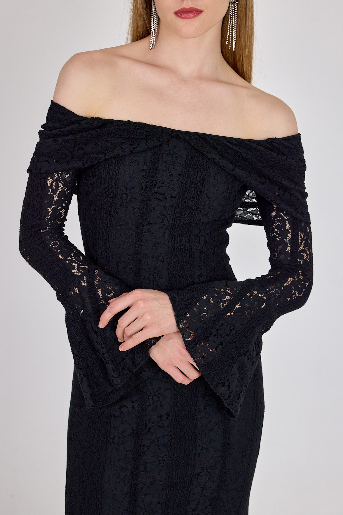 Siyah Kayık Yaka Kloş Kol Detaylı Dantel Elbise 251625 - 7