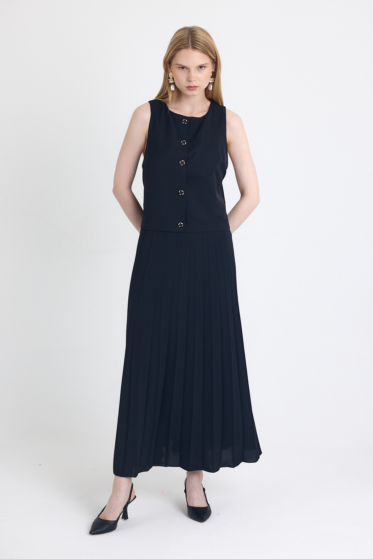 Siyah Ön Düğmeli Pliseli Elbise 251627 - 6