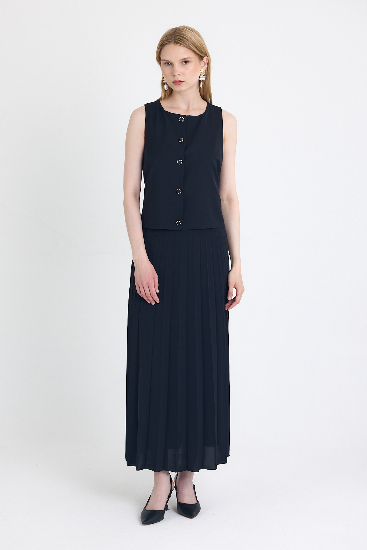 Siyah Ön Düğmeli Pliseli Elbise 251627 - RAYS