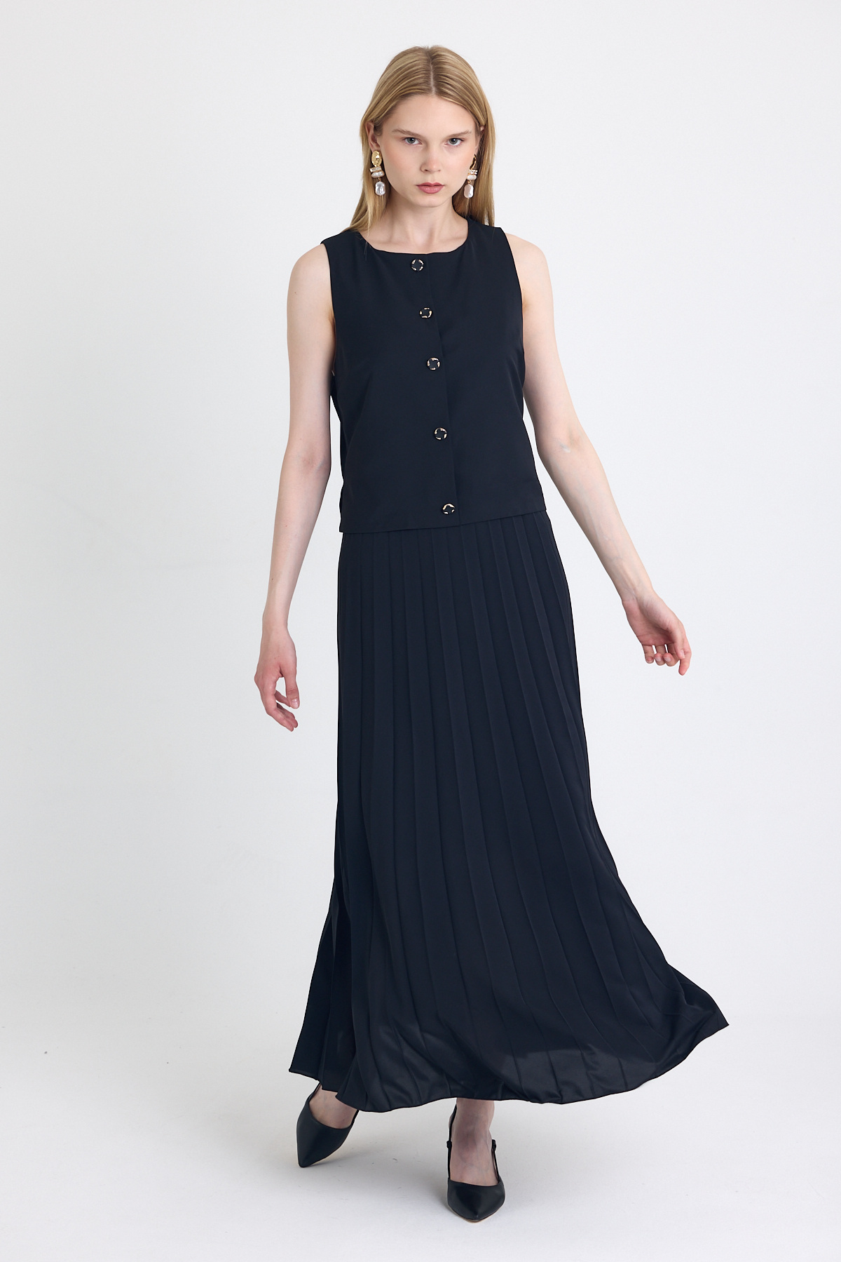 Siyah Ön Düğmeli Pliseli Elbise 251627 - 3