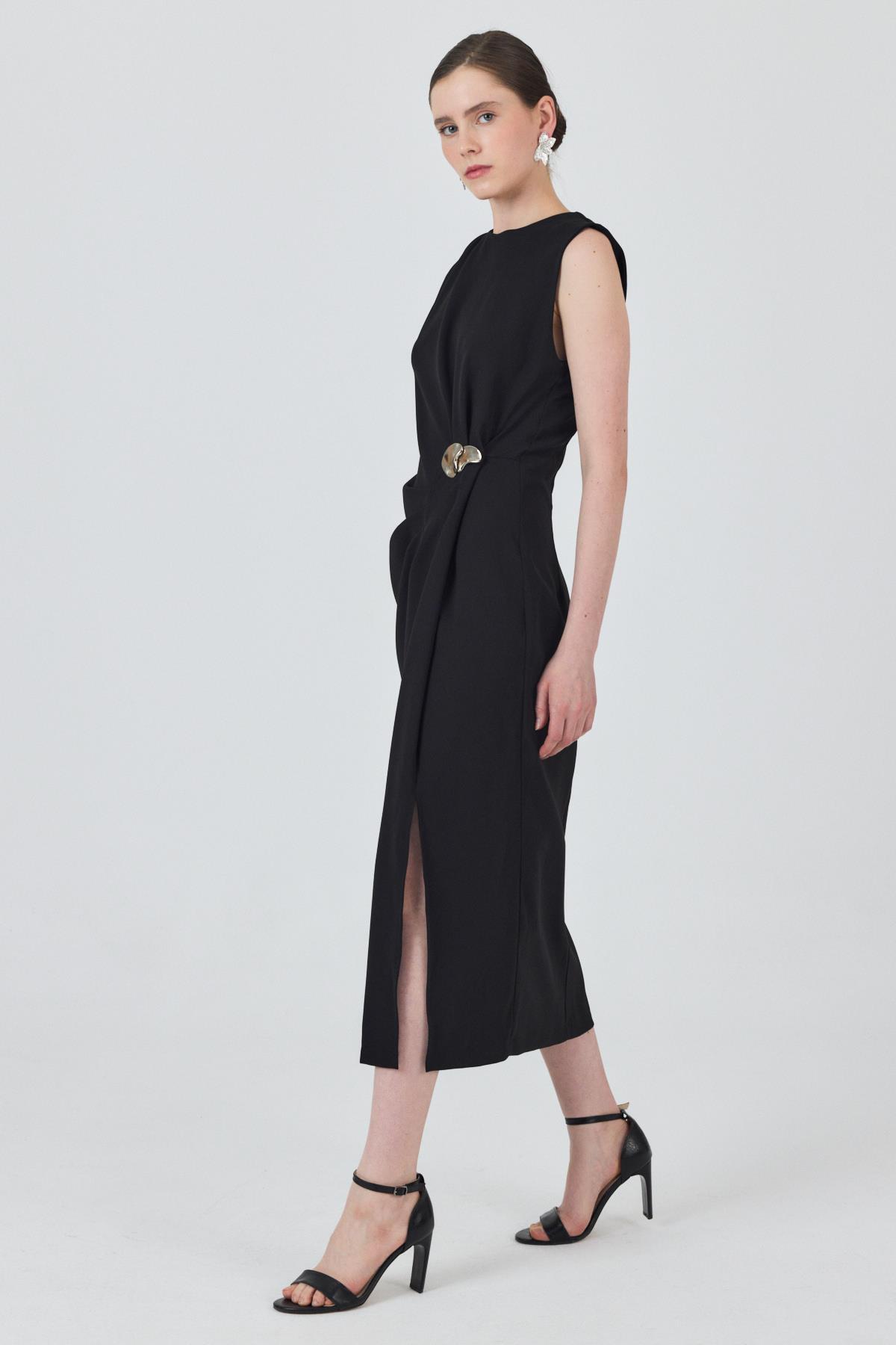 Siyah Kolsuz Yan Pile Detaylı Tokalı Elbise 251633 - 8