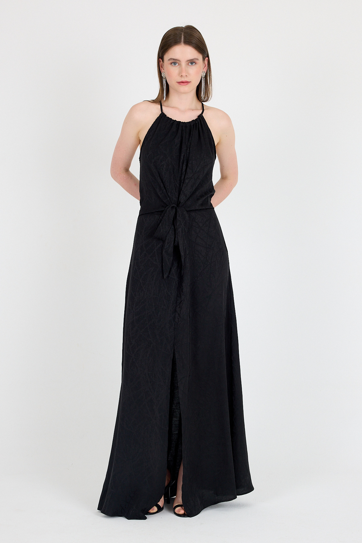 Siyah Yırtmaçlı Bağlama Detaylı Desenli Uzun Elbise 251656 - 1