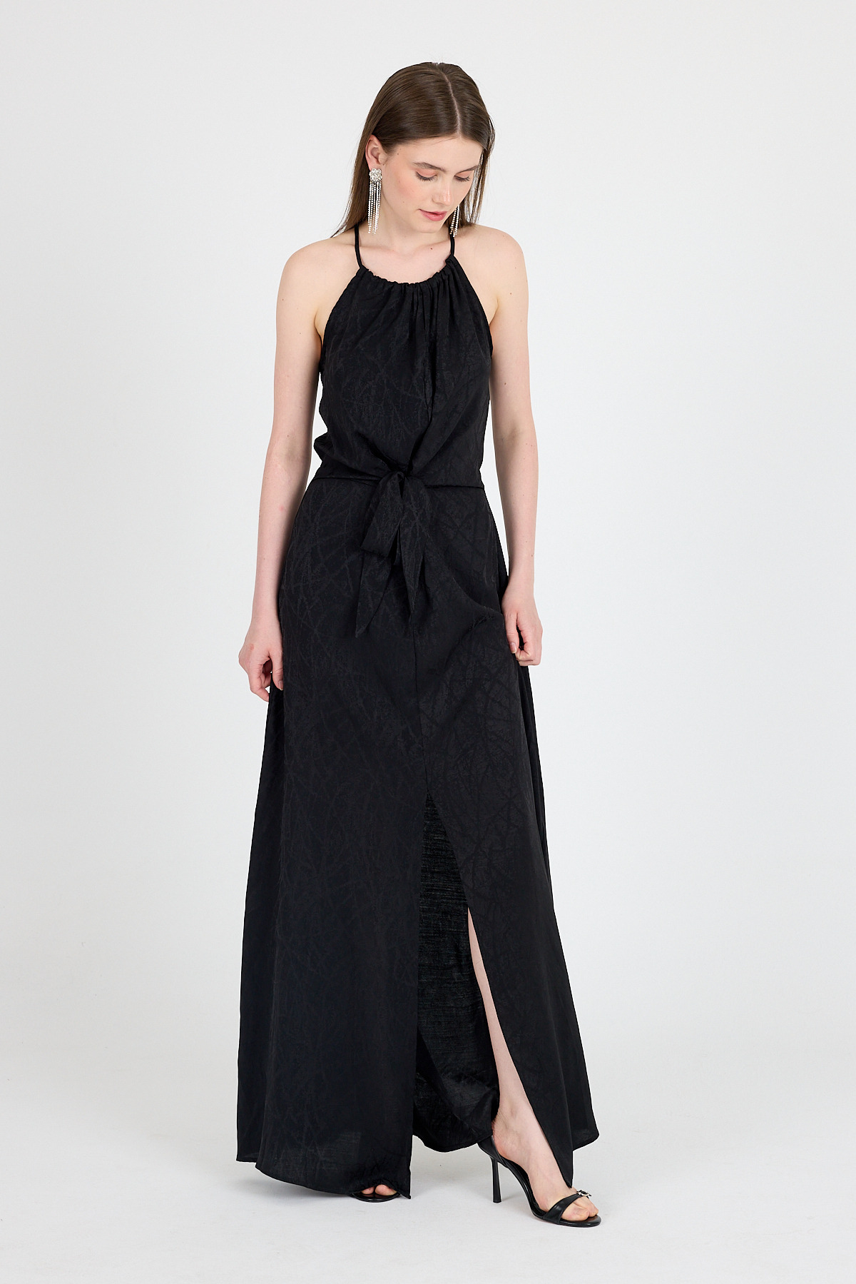 Siyah Yırtmaçlı Bağlama Detaylı Desenli Uzun Elbise 251656 - 2