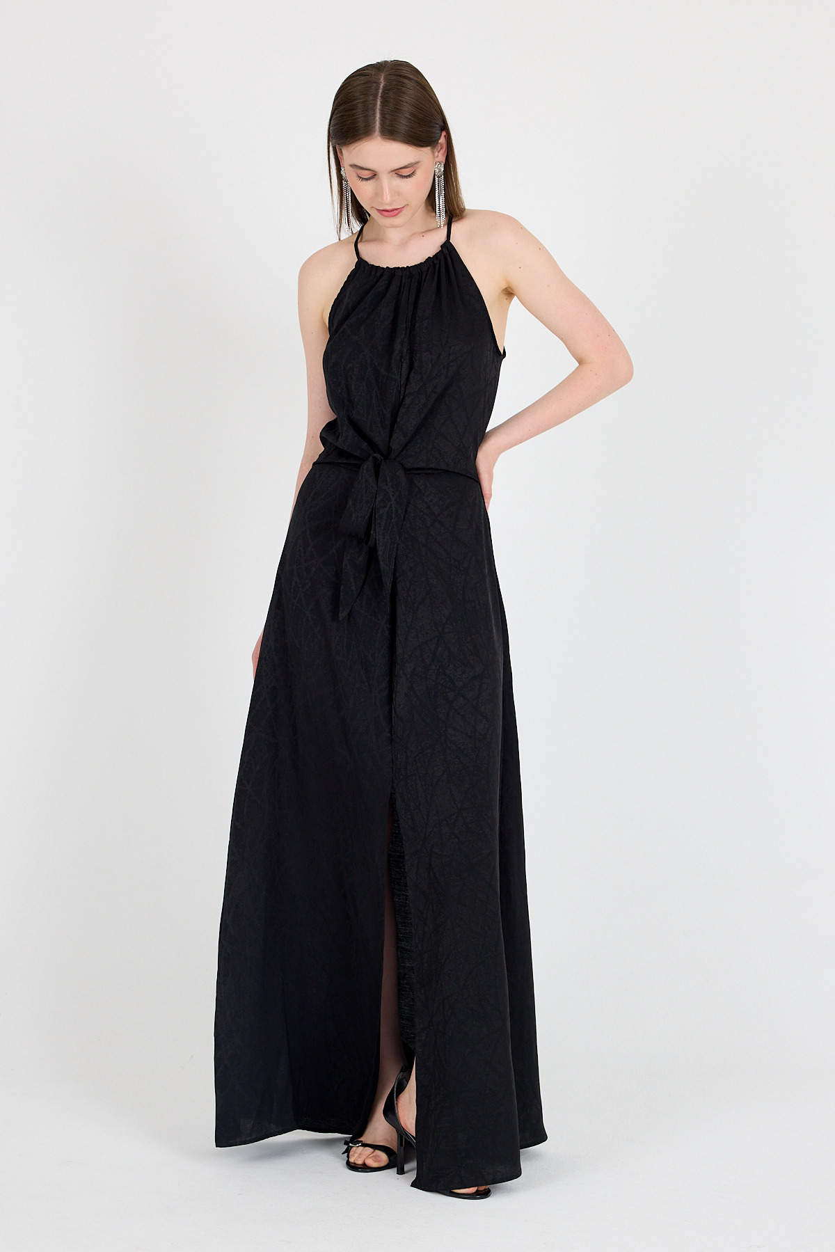 Siyah Yırtmaçlı Bağlama Detaylı Desenli Uzun Elbise 251656 - 3