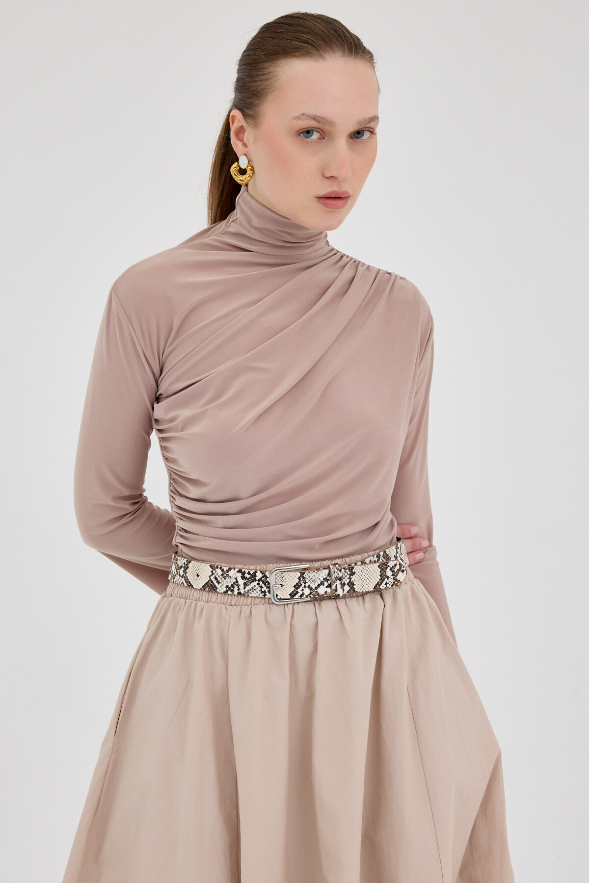 Bej Balıkçı Yaka Drapeli Bluz 2517 - 2