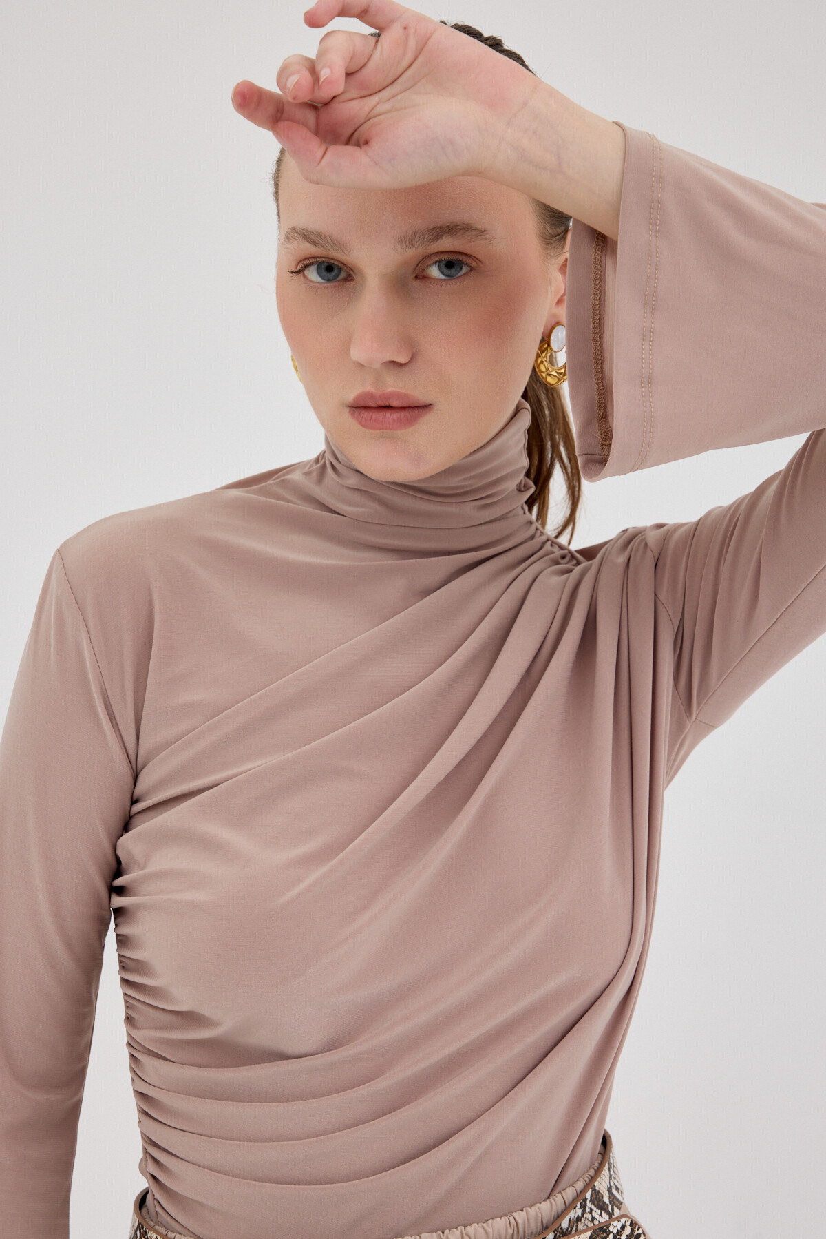 Bej Balıkçı Yaka Drapeli Bluz 2517 - 4