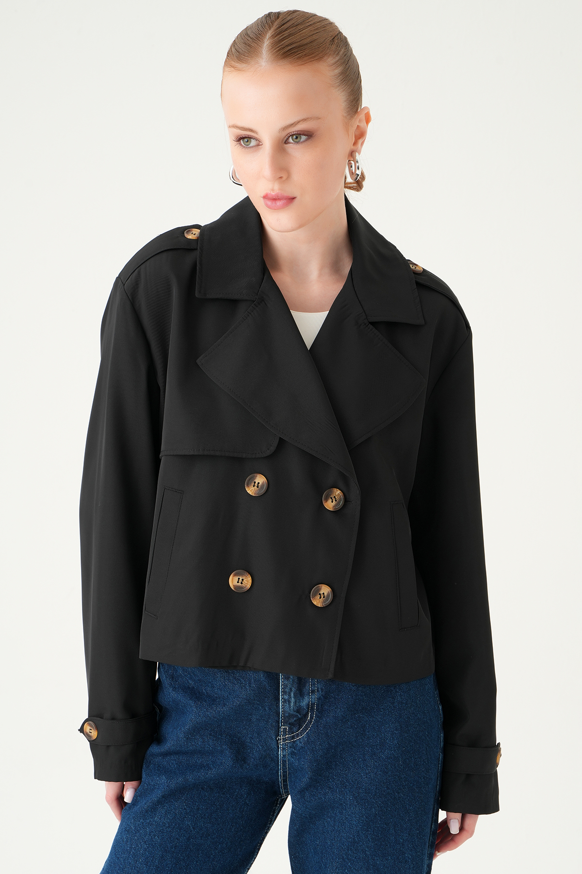 Siyah Düğmeli Kısa Treçkot 251830 - 6