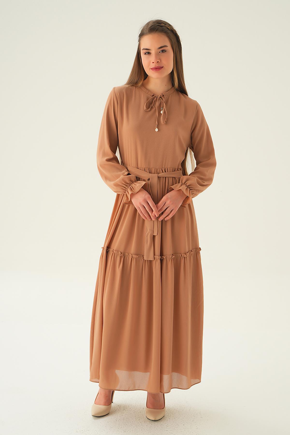 2562 Fırfırlı Uzun Elbise Bej 