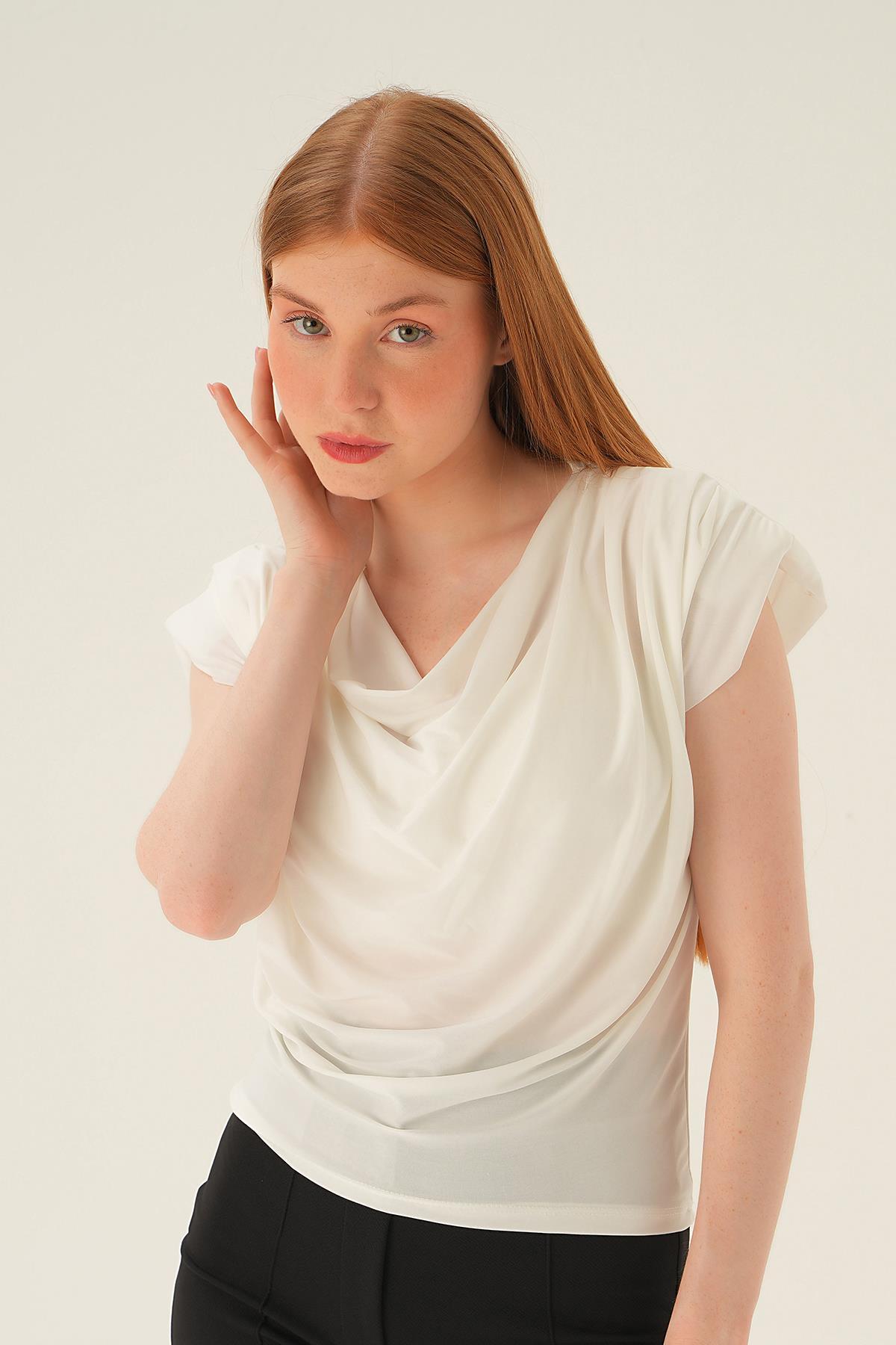 2832 Omuz Vatkalı Bluz Beyaz 