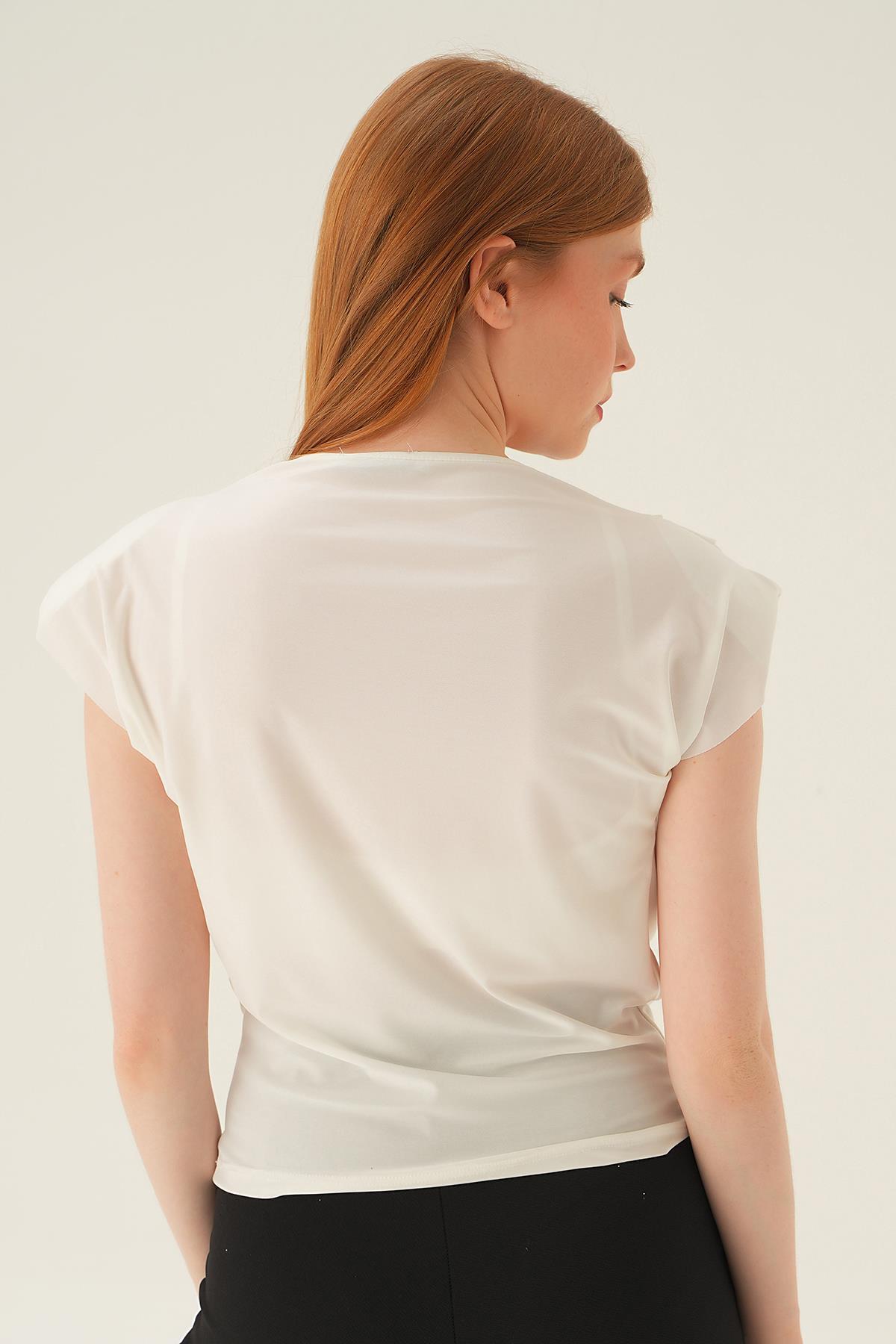 Beyaz Omuz Vatkalı Bluz 2832 - 4