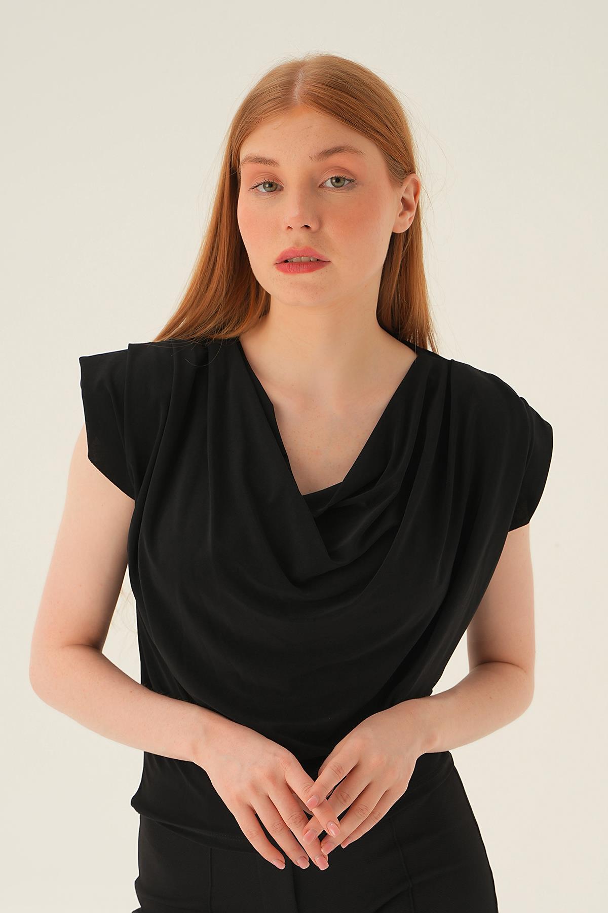 Siyah Omuz Vatkalı Bluz 2832 - 1