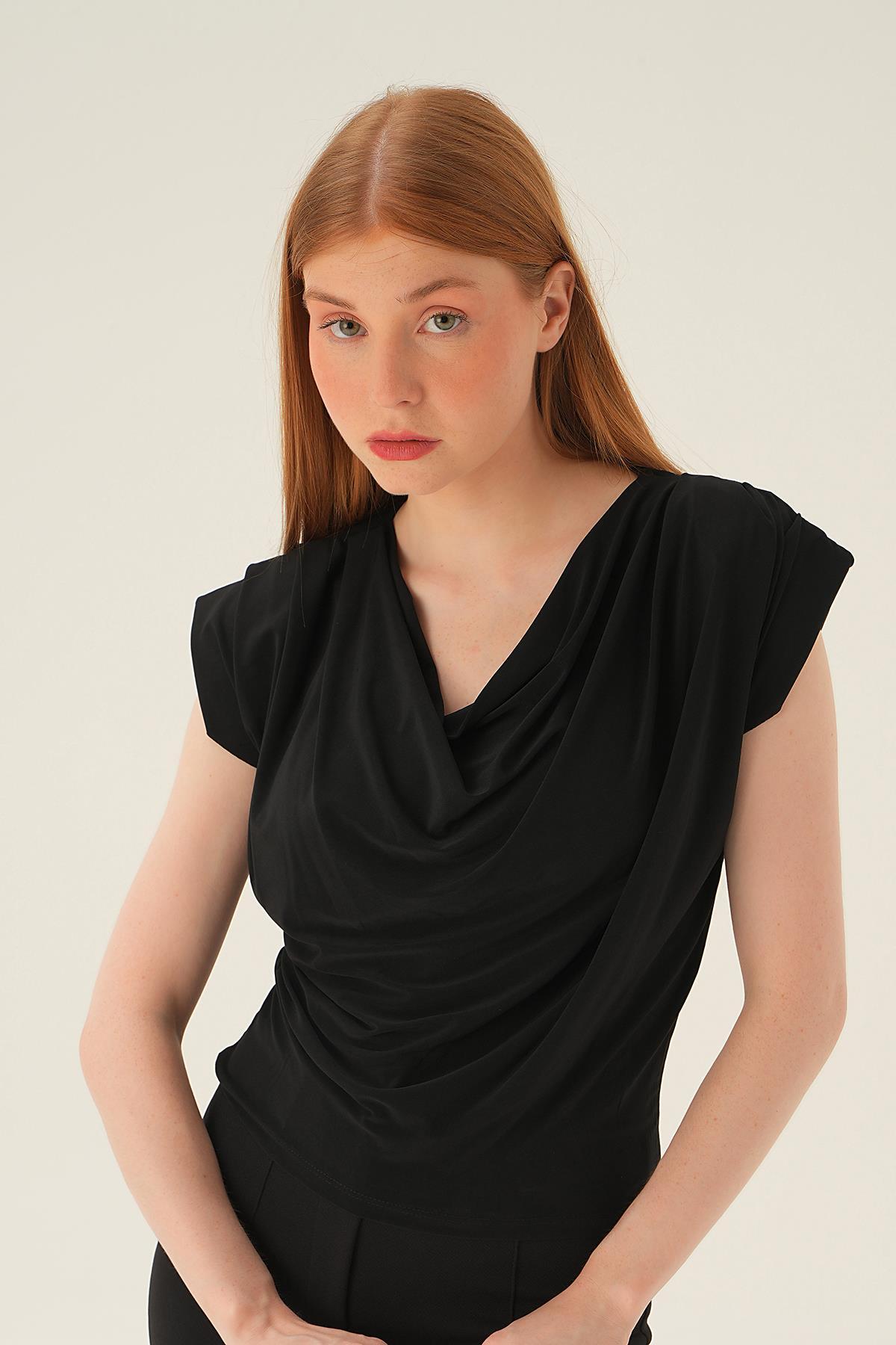 Siyah Omuz Vatkalı Bluz 2832 - 3