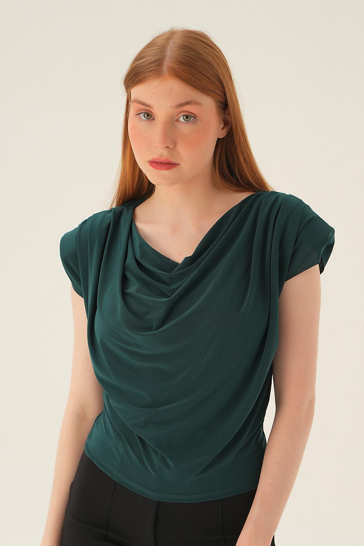 2832 Omuz Vatkalı Bluz Zümrüt 