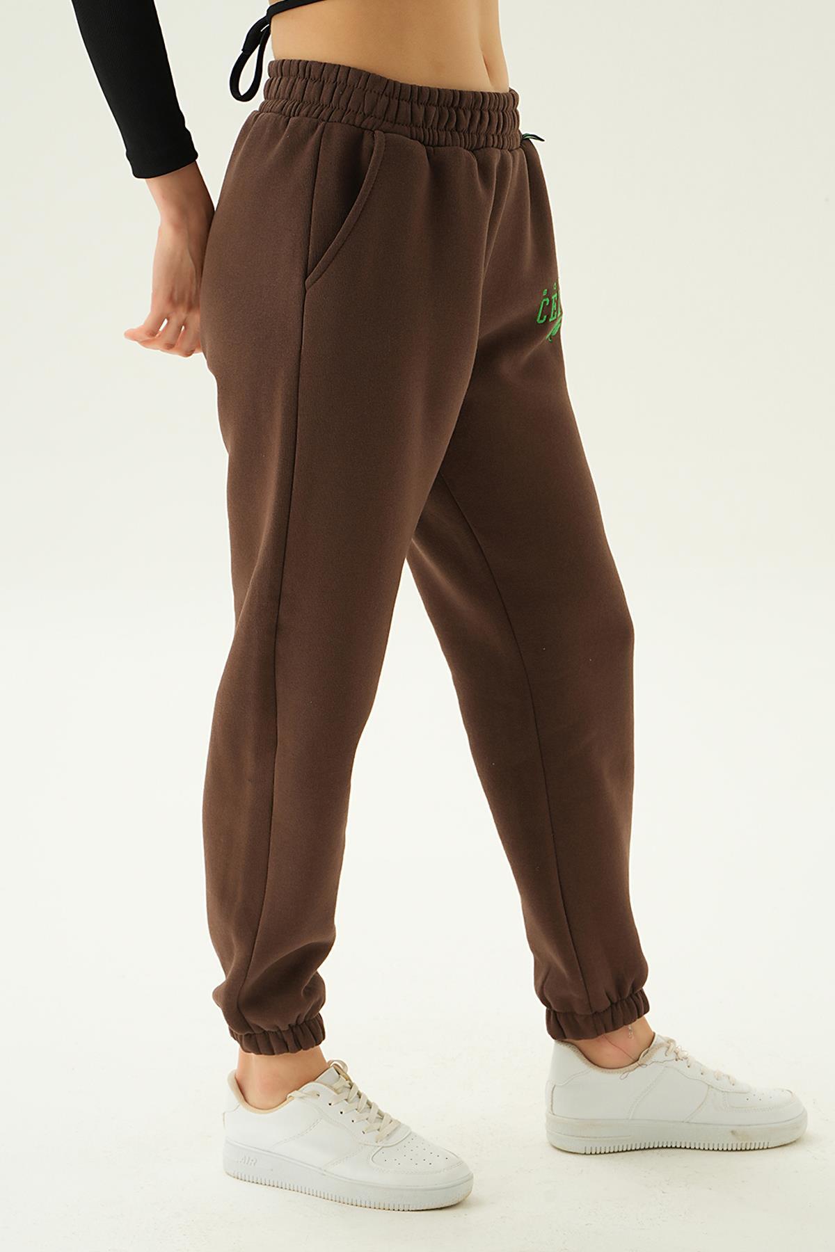 2859 Celtics Nakış Detay Eşofman Kahve - 3