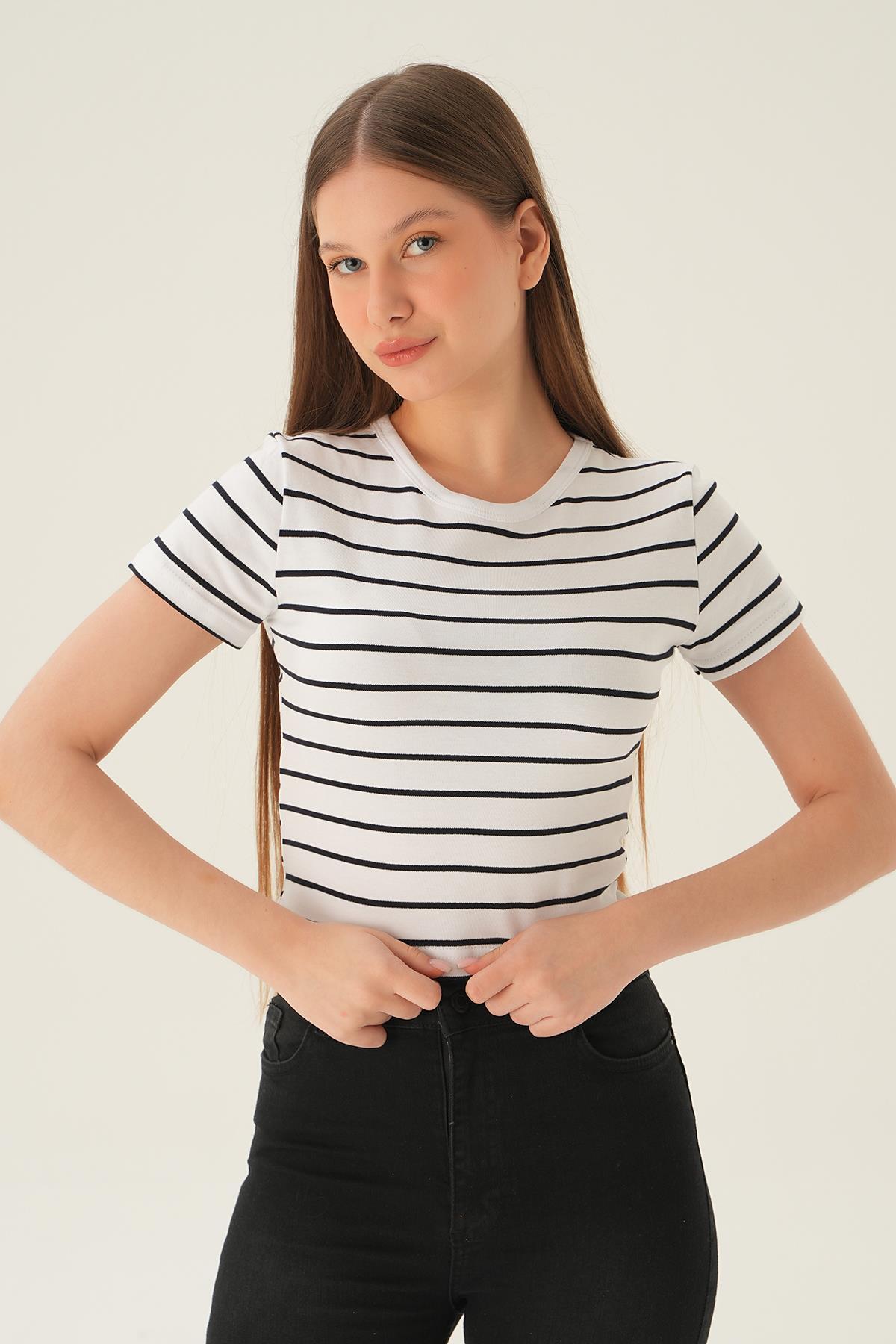 Beyaz Çizgili Kısa Tişört 3001 - 3