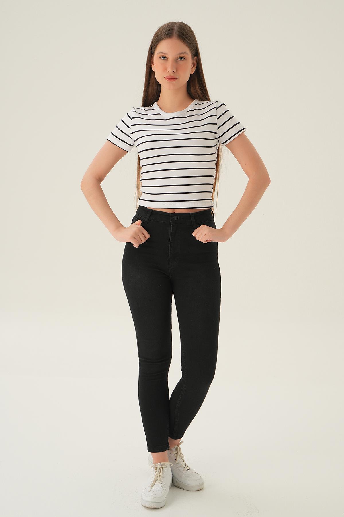 Beyaz Çizgili Kısa Tişört 3001 - 6