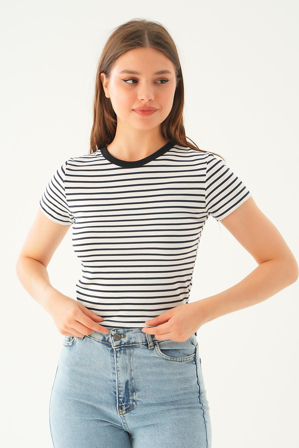 3001 Çizgili Kısa Tişört Siyah 