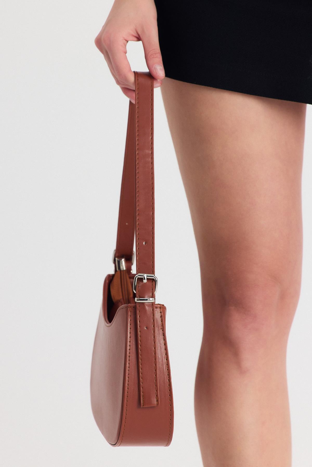 Taba Oval Baget Çanta 3001 - RAYS