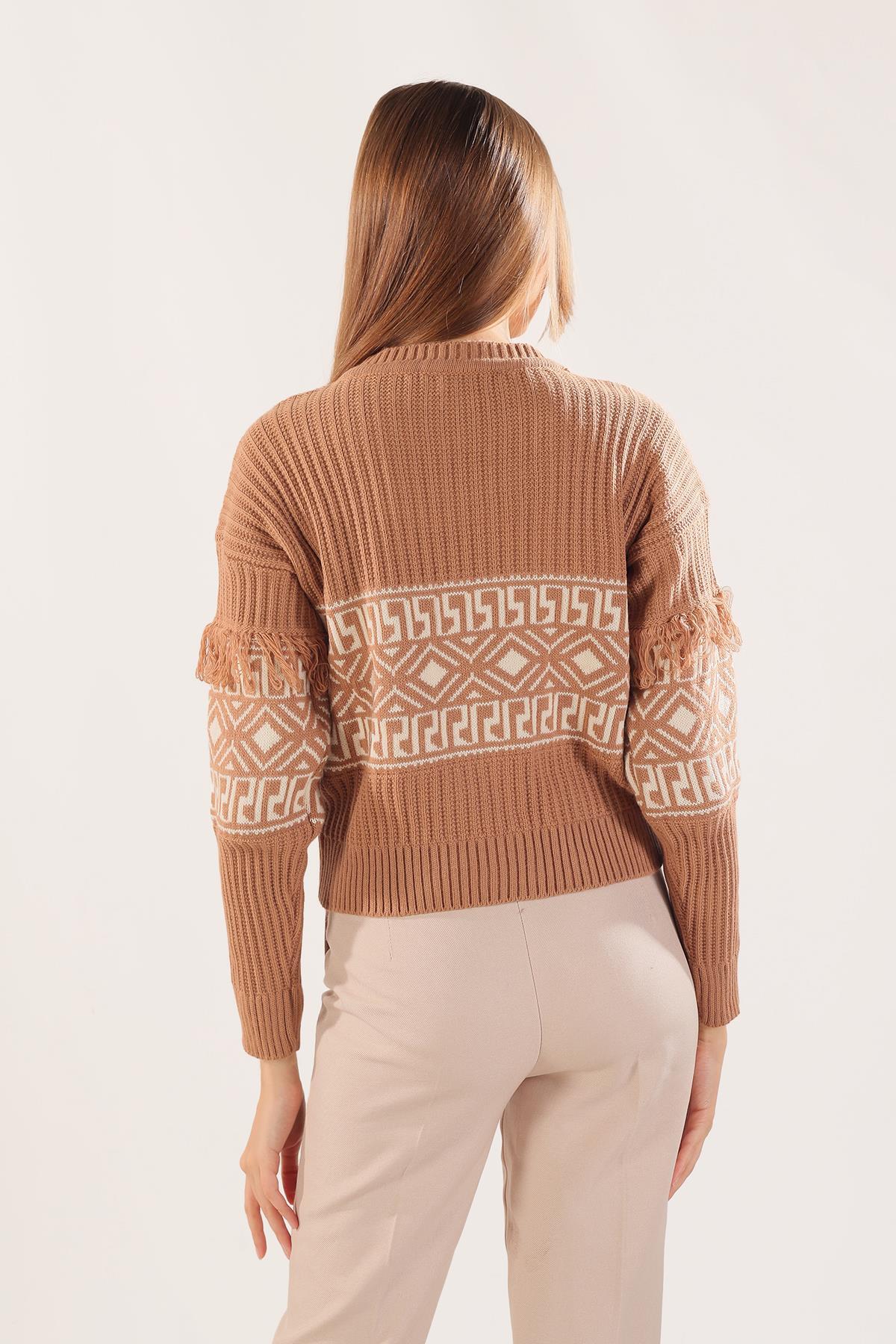 3002 Kol Püskül Detay Desenli Kazak Bisküvi - 5